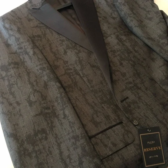 BF Deal: 44L Tuxedo Top - Picture 3 of 4